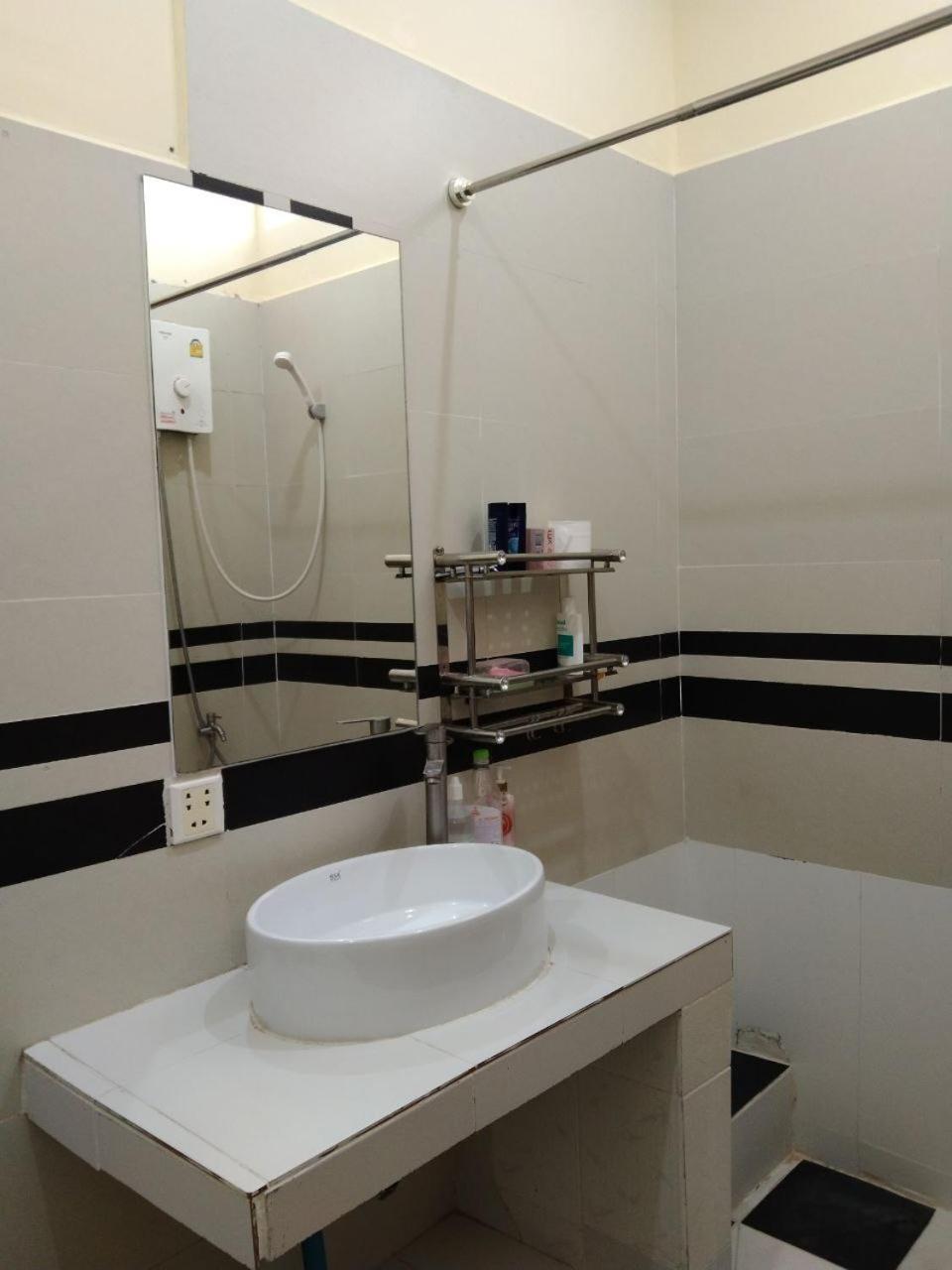 Room 12 - Studio In A Villa 5Mn Walk From The Royal Palace With Swimming Pool Phnom Penh Luaran gambar